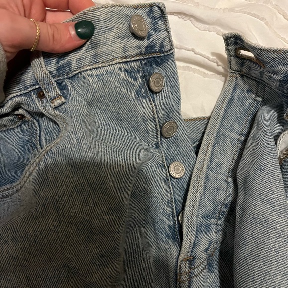 Light Wash High Rise Denim Jeans - Picture 4 of 5